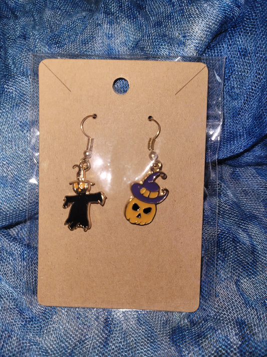 Spooky charm earrings