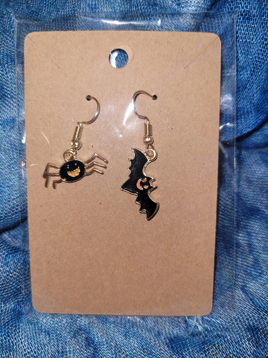 Spooky charm earrings